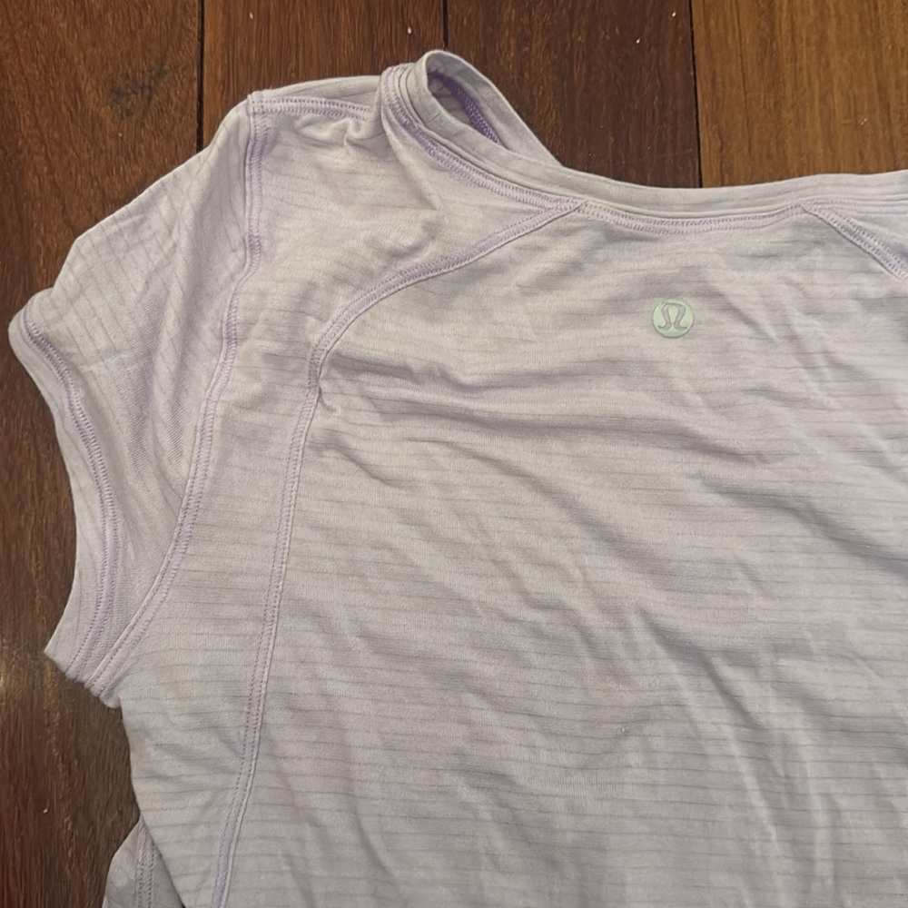 Lululemon T-Shirt